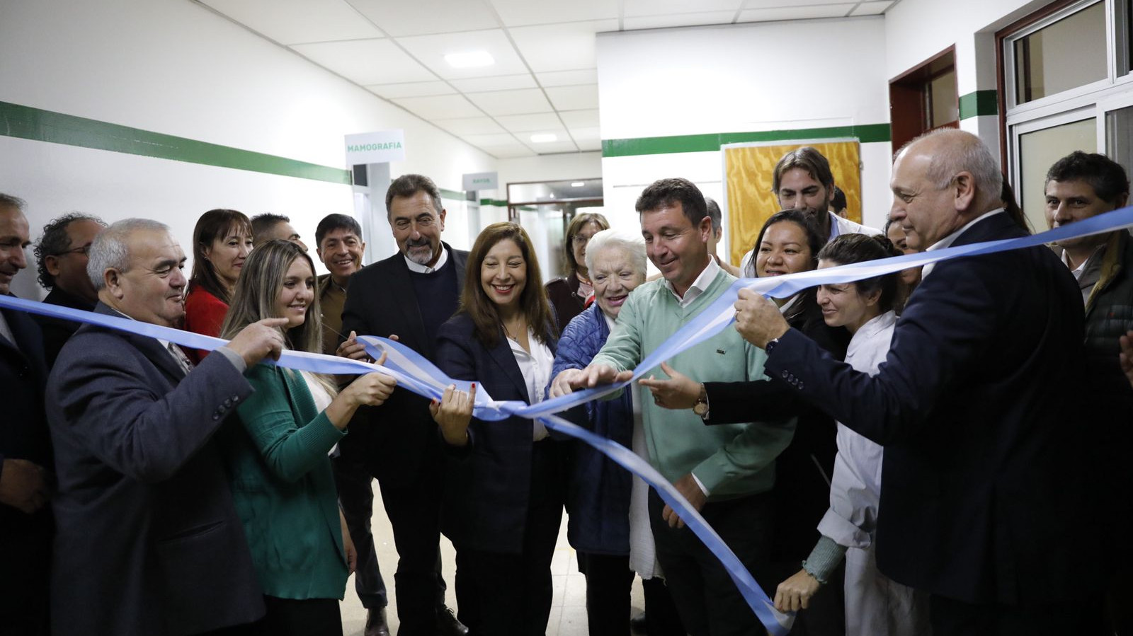 Carreras inauguró la moderna sala de imágenes del hospital de Choele